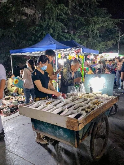 夜市摊位新鲜实拍图集